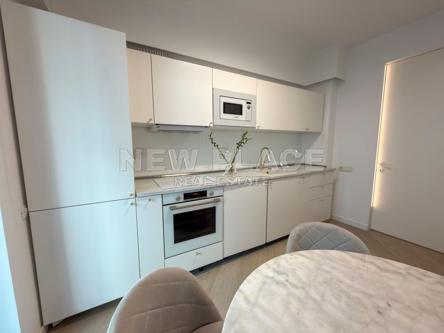 [VIDEO] CORTINA NORTH | Bucatarie inchisa | 1,100 Eur+TVA|Terasa 30 mp