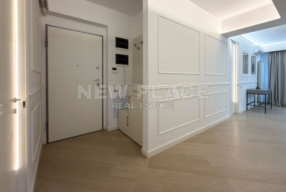 [VIDEO] CORTINA NORTH | Bucatarie inchisa | 1,100 Eur+TVA|Terasa 30 mp