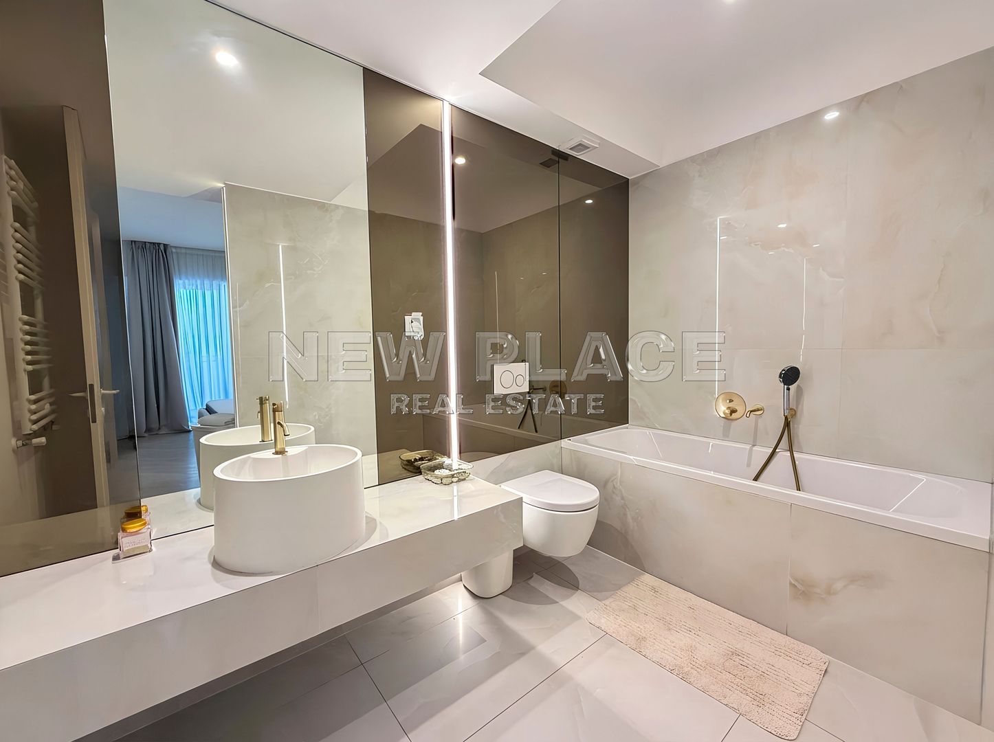 [VIDEO] CORTINA NORTH | Bucatarie inchisa | 1,100 Eur+TVA|Terasa 30 mp