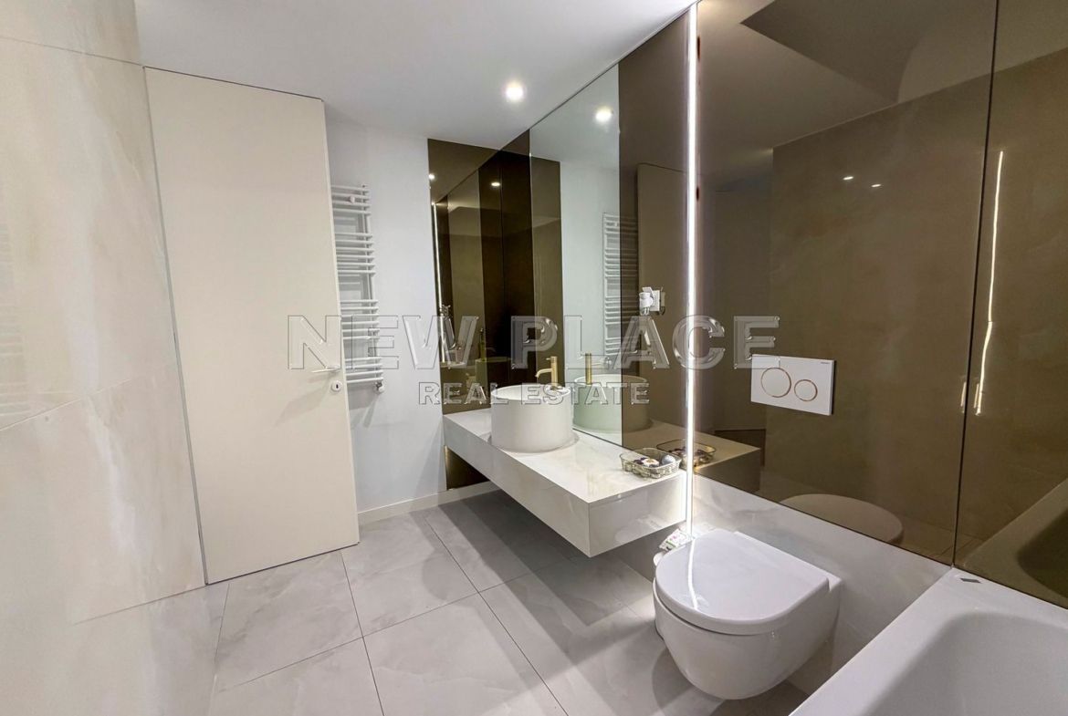 [VIDEO] CORTINA NORTH | Bucatarie inchisa | 1,100 Eur+TVA|Terasa 30 mp