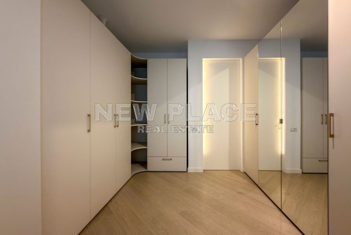[VIDEO] CORTINA NORTH | Bucatarie inchisa | 1,100 Eur+TVA|Terasa 30 mp