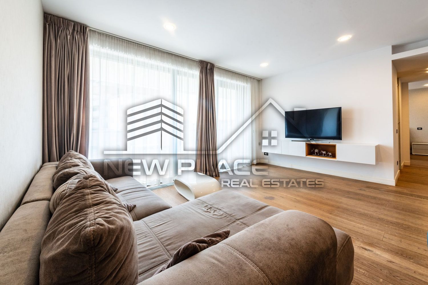 Cortina Residence | Exclusivitate | 950 Eur+TVA | Mobila Rovere | LUX