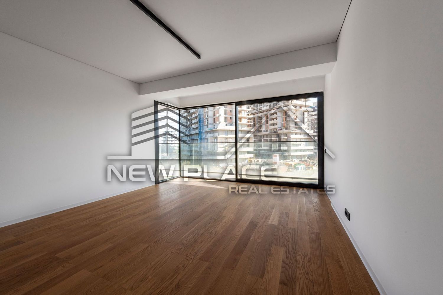 YachtKID | Terasa de 11,70 mp | 196,000+TVA | Bucatarie inchisa | LUX