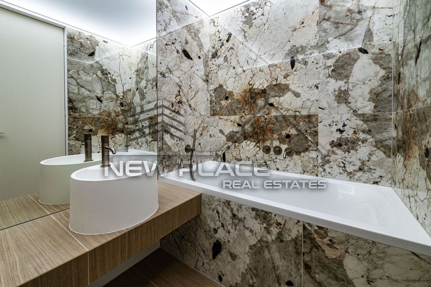 IANCU NICOLAE | Apt exclusivist | 378,510+TVA | Terasa 23.8 |Ultra Lux