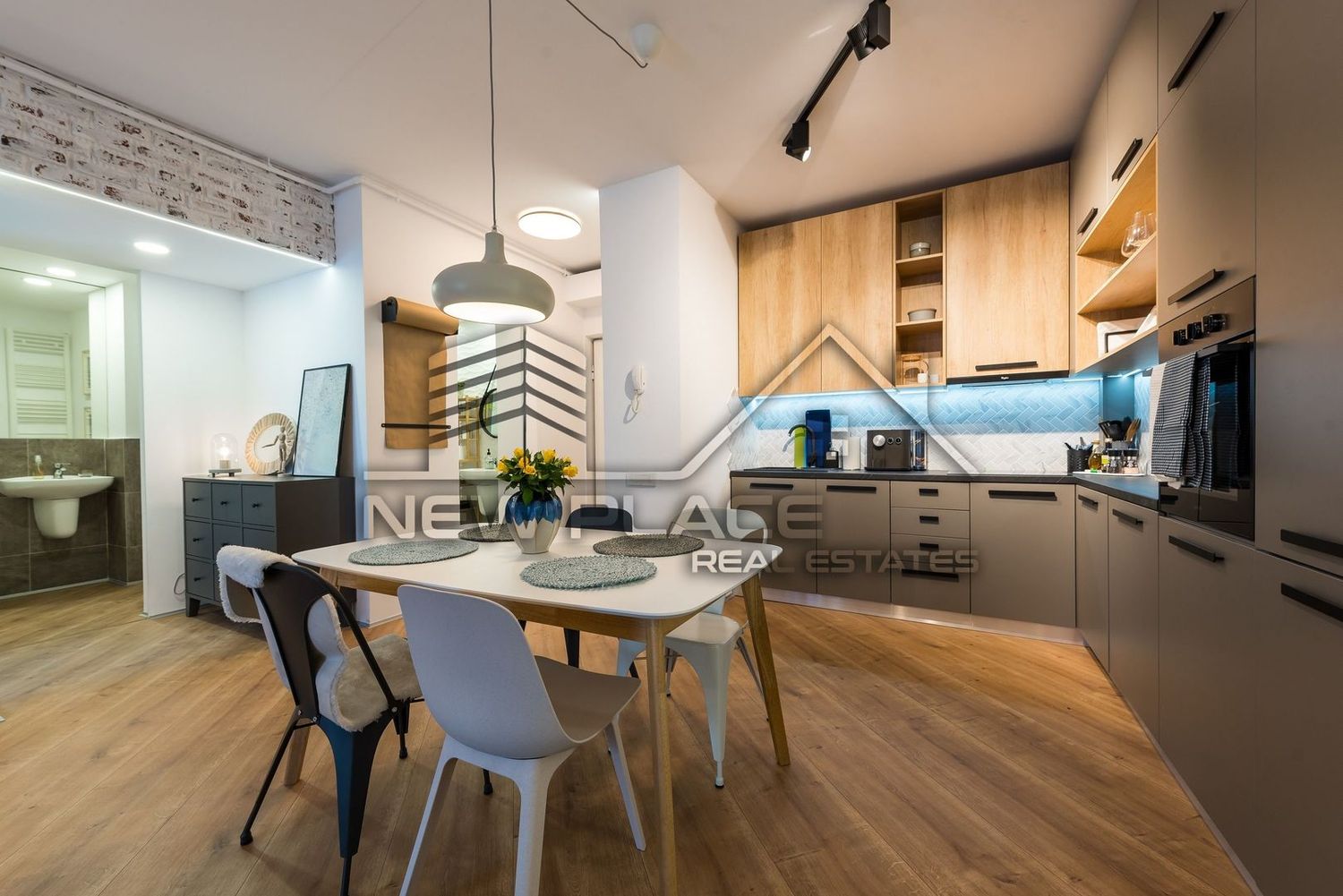 [VIDEO] 4City North | Apartament exclusivist | Vedere curtea interioara | Lux
