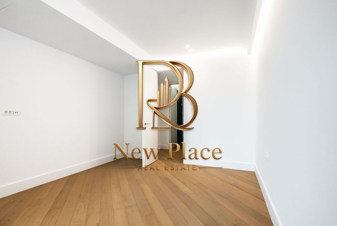 IANCU NICOLAE | 2,500 Eur/mpc | Ultra Lux | Terasa de 25.3 mp