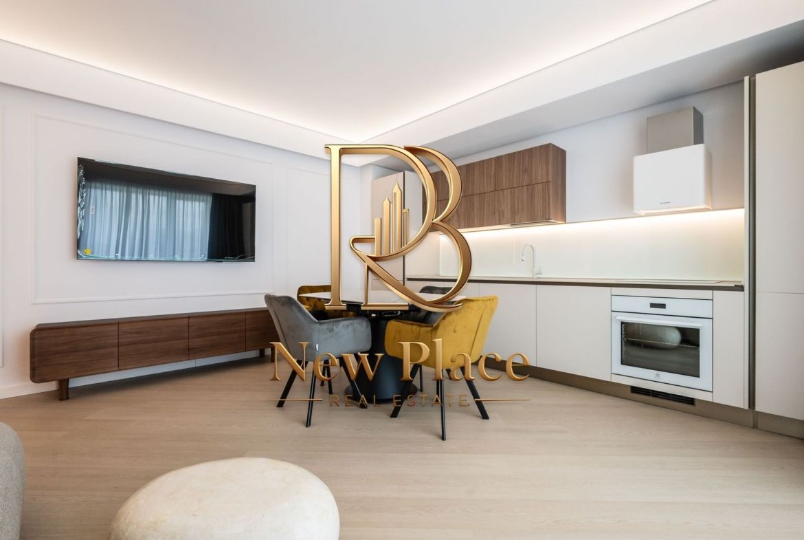 [VIDEO] CORTINA NORTH | 1,150 Eur + TVA | Mobila Rovere | View liber | LUX