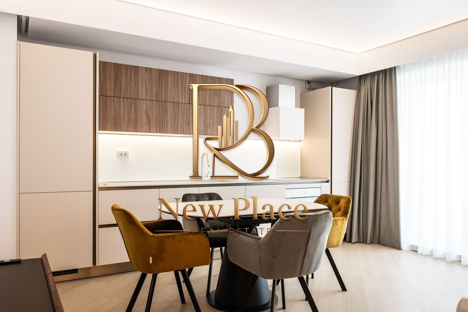 [VIDEO] CORTINA NORTH | 1,150 Eur + TVA | Mobila Rovere | View liber | LUX