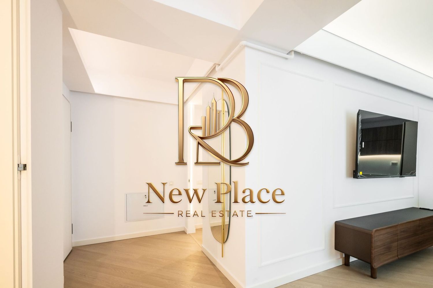 [VIDEO] CORTINA NORTH | 1,150 Eur + TVA | Mobila Rovere | View liber | LUX