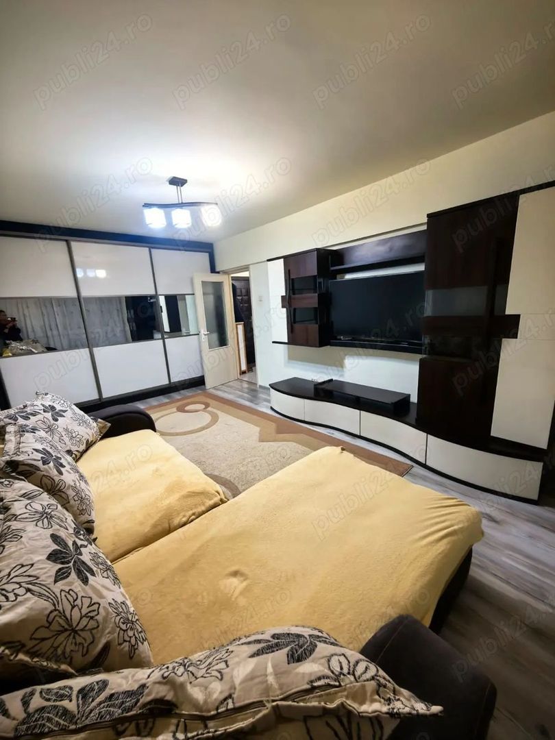 De  inchiriat apartament cu 2 camere zona Gării, Universitate, 380 E