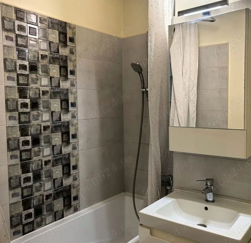 De  inchiriat apartament cu 2 camere zona Gării, Universitate, 380 E