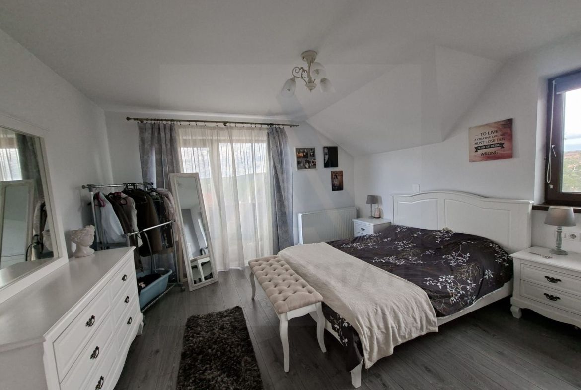Casa individuala 149 mp utili S+P+M cu pivnita si pod in Selimbar