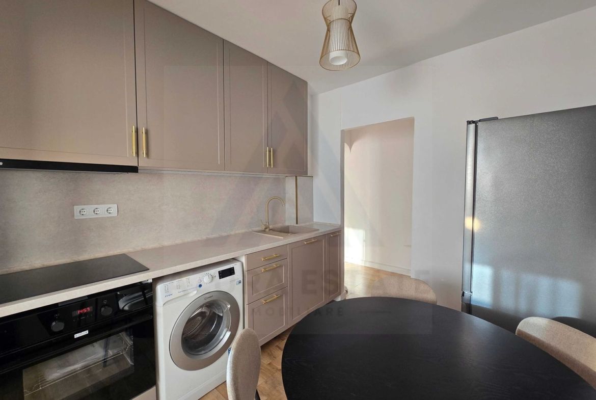 Apartament premium 2 camere 54 mp utili are balcon zona Calea Dumbravi