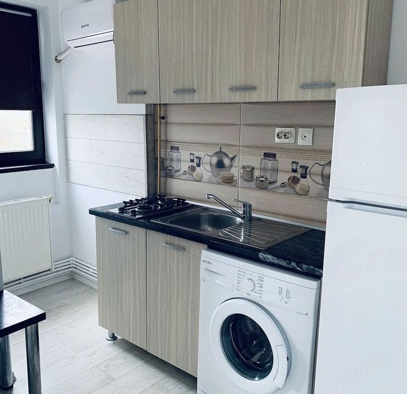 De inchiriat apartament cu o camera Centru, 280 euro