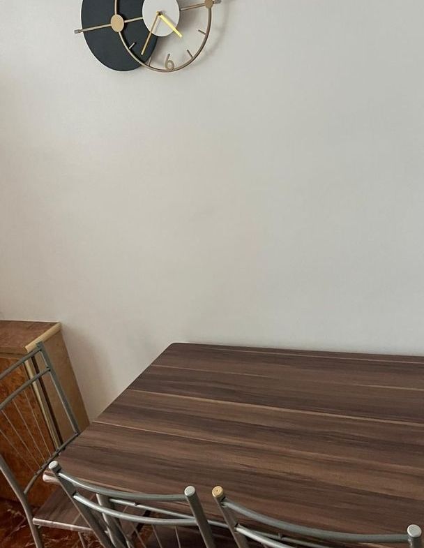De inchiriat apartament cu 2 camere, etaj 1, zona Neacsu, 400 euro