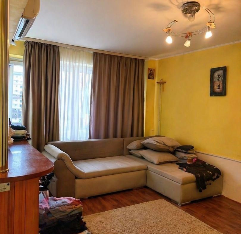 De vanzare apartament cu 4 camere, Dunarea Mall, 95.000 euro