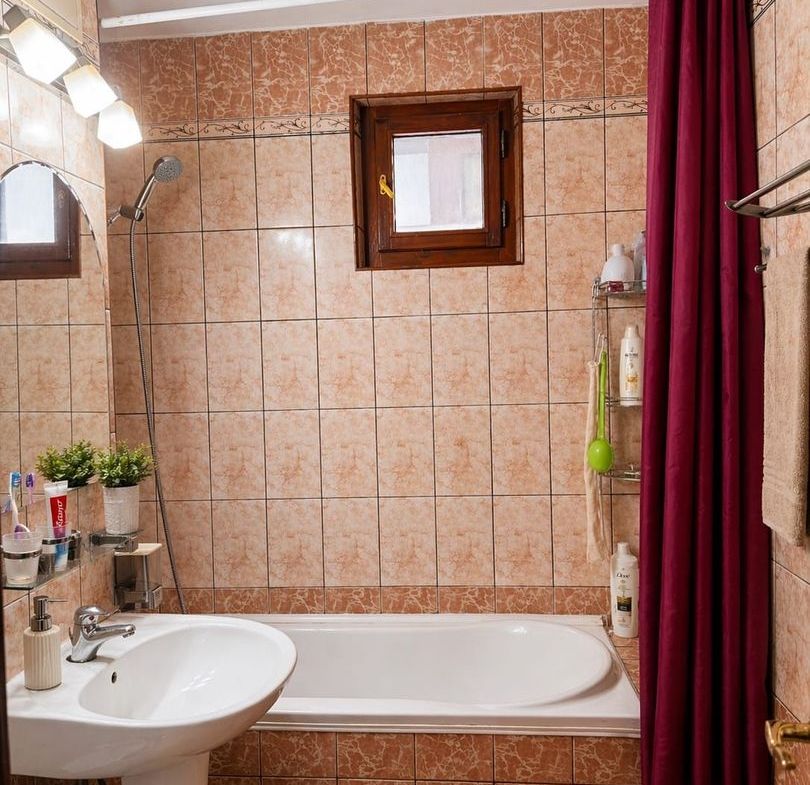 De vanzare apartament cu 4 camere, Dunarea Mall, 95.000 euro