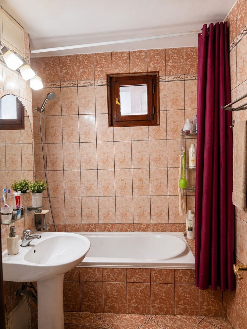 anBn-8706 De vanzare apartament cu 4 camere, Dunarea Mall, 95.000 euro
