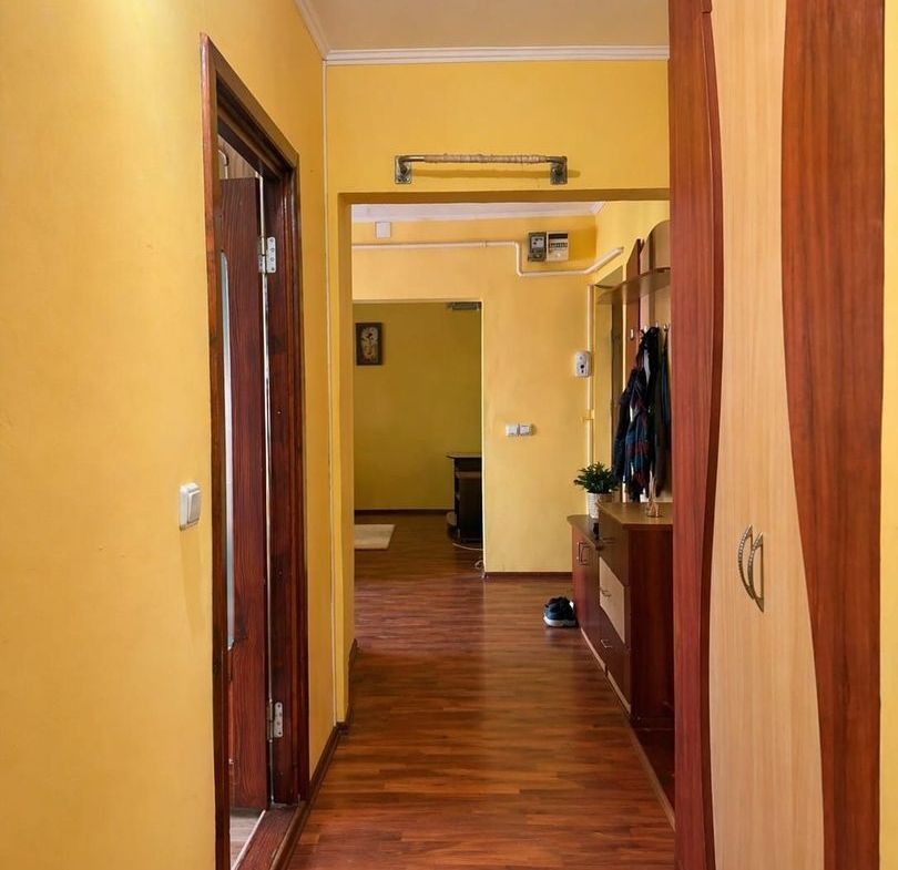 De vanzare apartament cu 4 camere, Dunarea Mall, 95.000 euro
