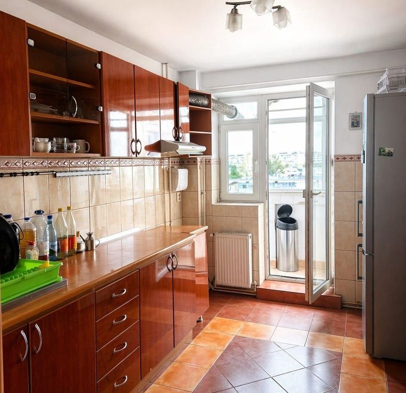 De vanzare apartament cu 4 camere, Dunarea Mall, 95.000 euro