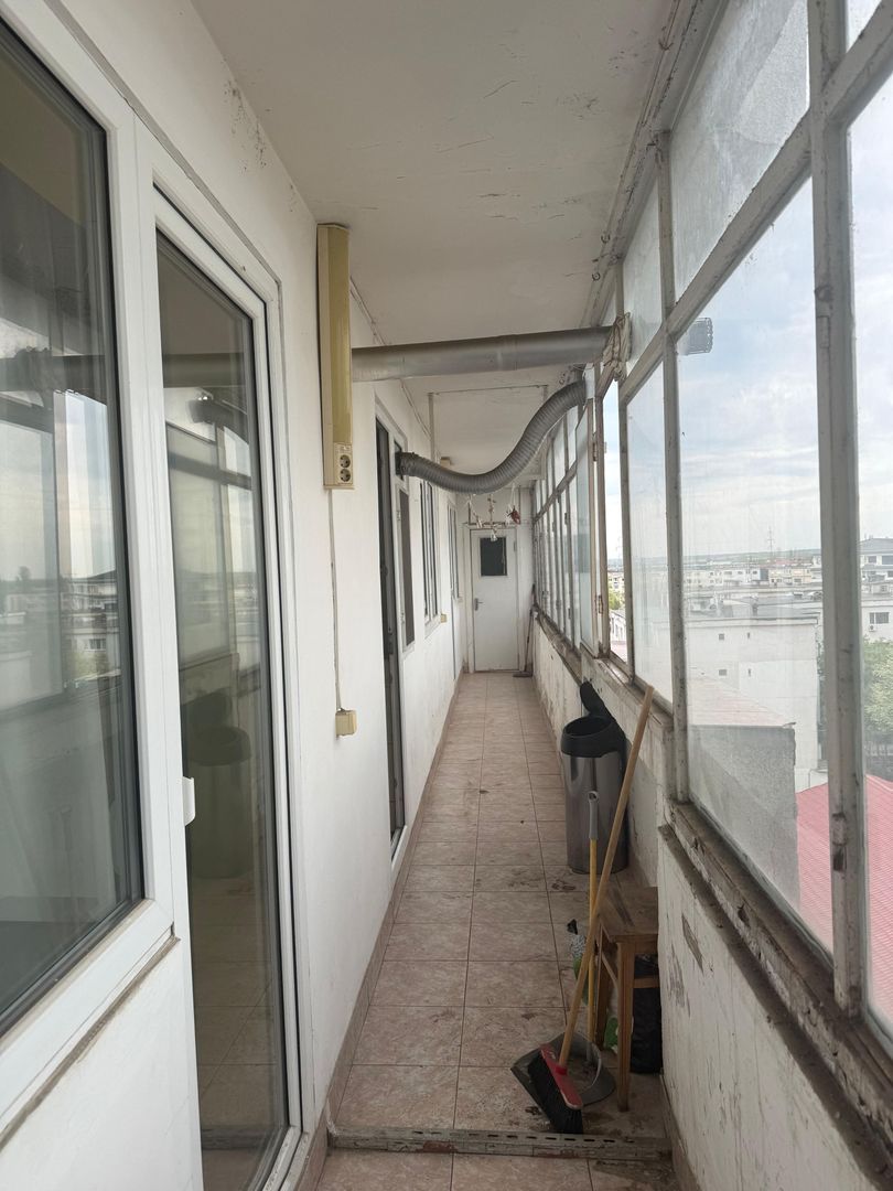 anBn-8710 De vanzare apartament cu 4 camere, Dunarea Mall, 95.000 euro