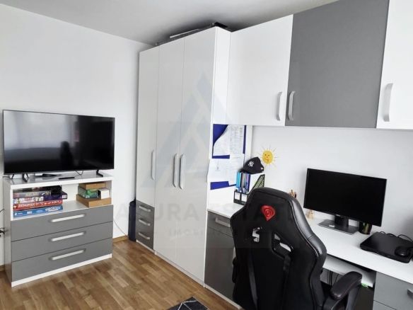 Apartament 3 camere 67 mp utili etaj 2 cu 2 locuri de parcare Turnisor