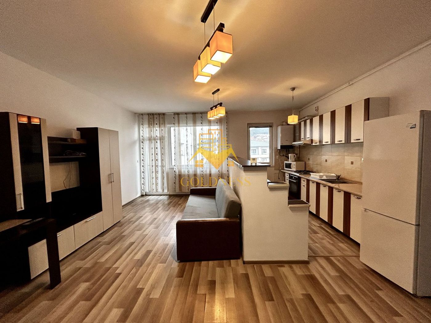 2 camere open space, Parcare, Zona Sub Cetate, Mega Image, Floresti