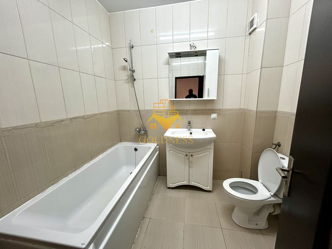2 camere open space, Parcare, Zona Sub Cetate, Mega Image, Floresti