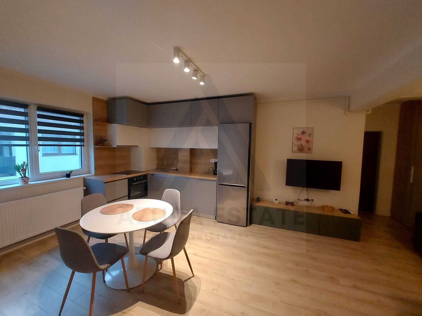 Apartament 2 camere complet mobilat 55 mp utili etaj 2 zona Tiglari