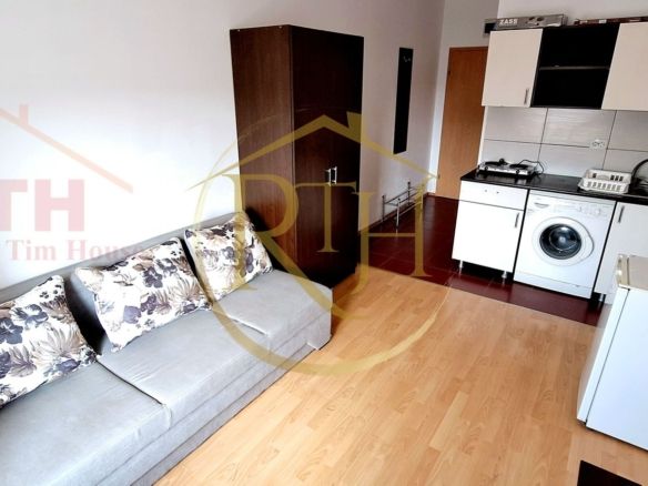 Oferim spre inchiriere garsoniera, loc de parcare, zona Soarelui