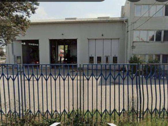 Distribuție /productie 3800 mp -constructie /14.000 mp curte.