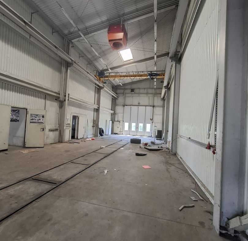 Distribuție /productie 3800 mp -constructie /14.000 mp curte.