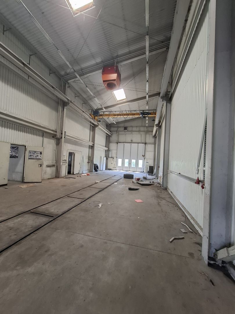 Distribuție /productie 3800 mp -constructie /14.000 mp curte.