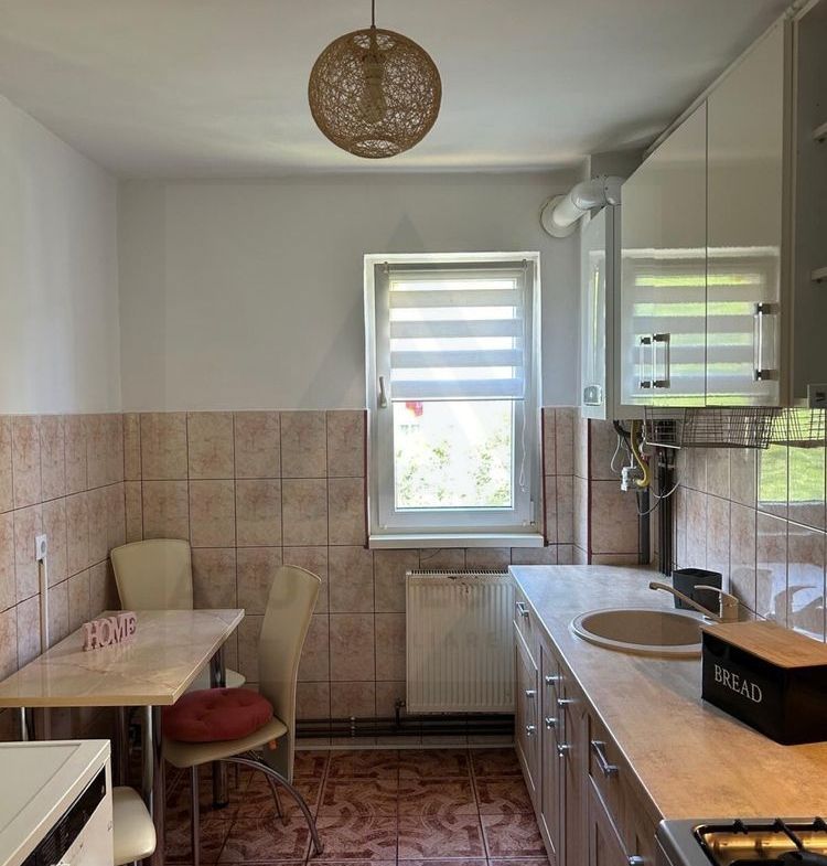 Apartament cu 2 camere 45 mp balcon etaj 2 in zona Rahovei