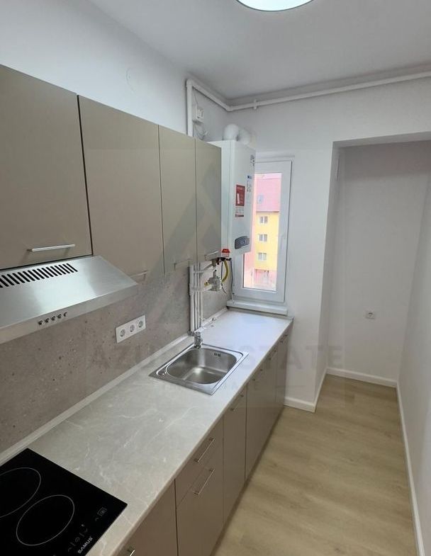Apartament cu 2 camere renovat 37 mp etaj 3/5 in zona Hipodrom 1