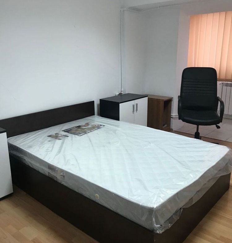 Vand 3camere mare stradal din Blvdul Decebal Bucuresti
