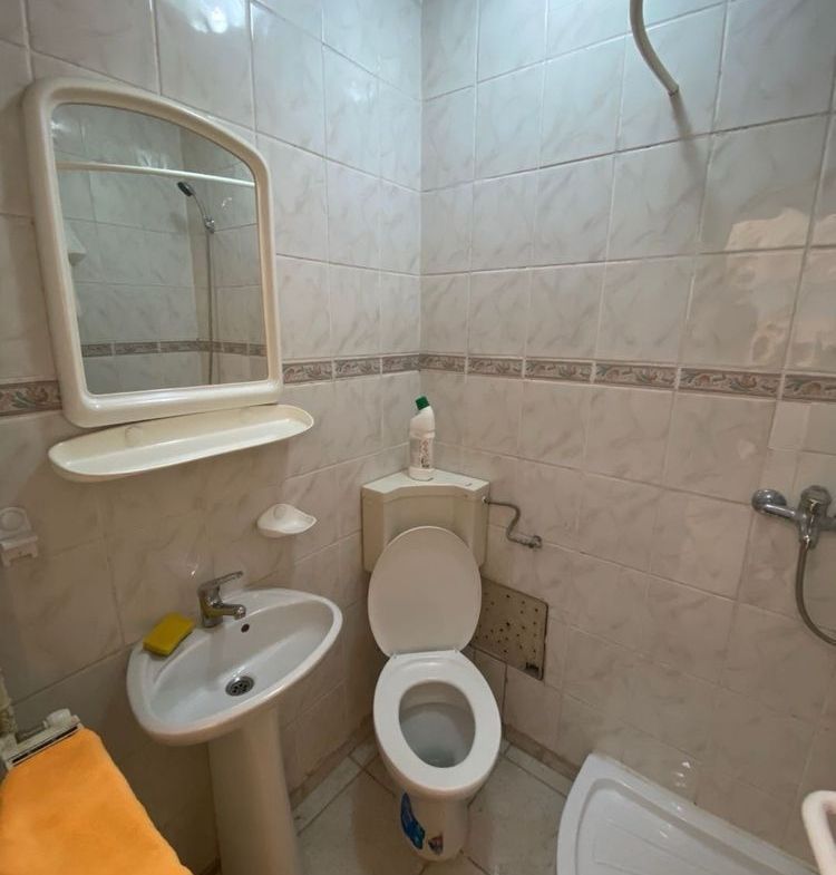 Vand 3camere mare stradal din Blvdul Decebal Bucuresti