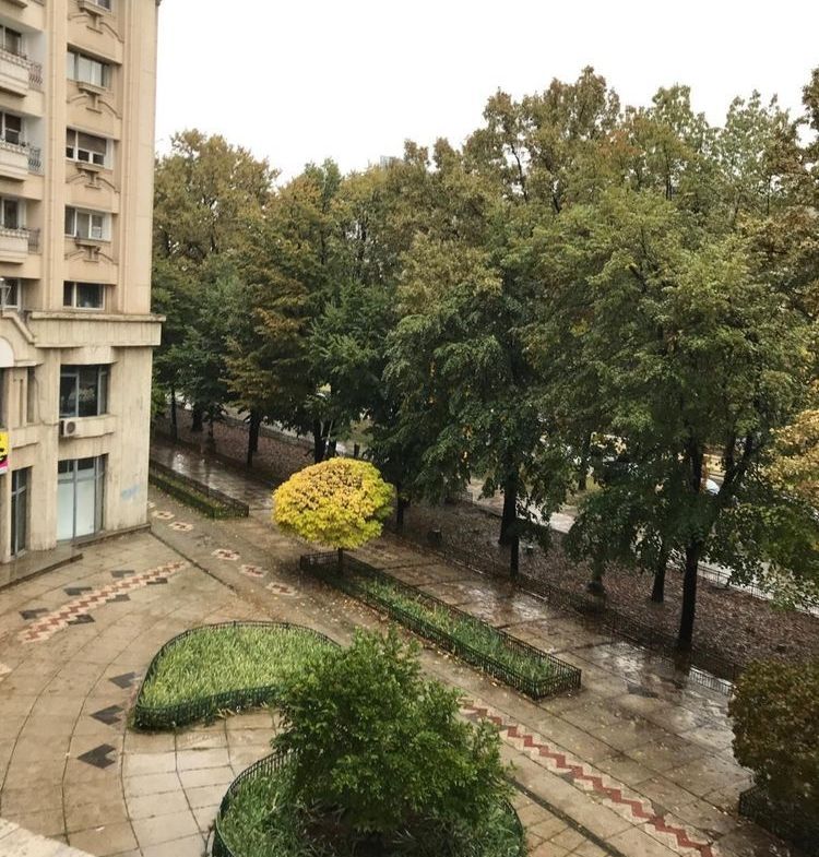 Vand aparatament 3 camere decomandat bdul Unirii, fantani