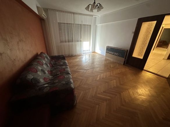 Vand aparatament 3 camere decomandat bdul Unirii, fantani