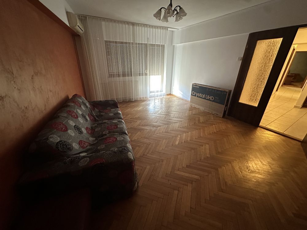 Vand aparatament 3 camere decomandat bdul Unirii, fantani
