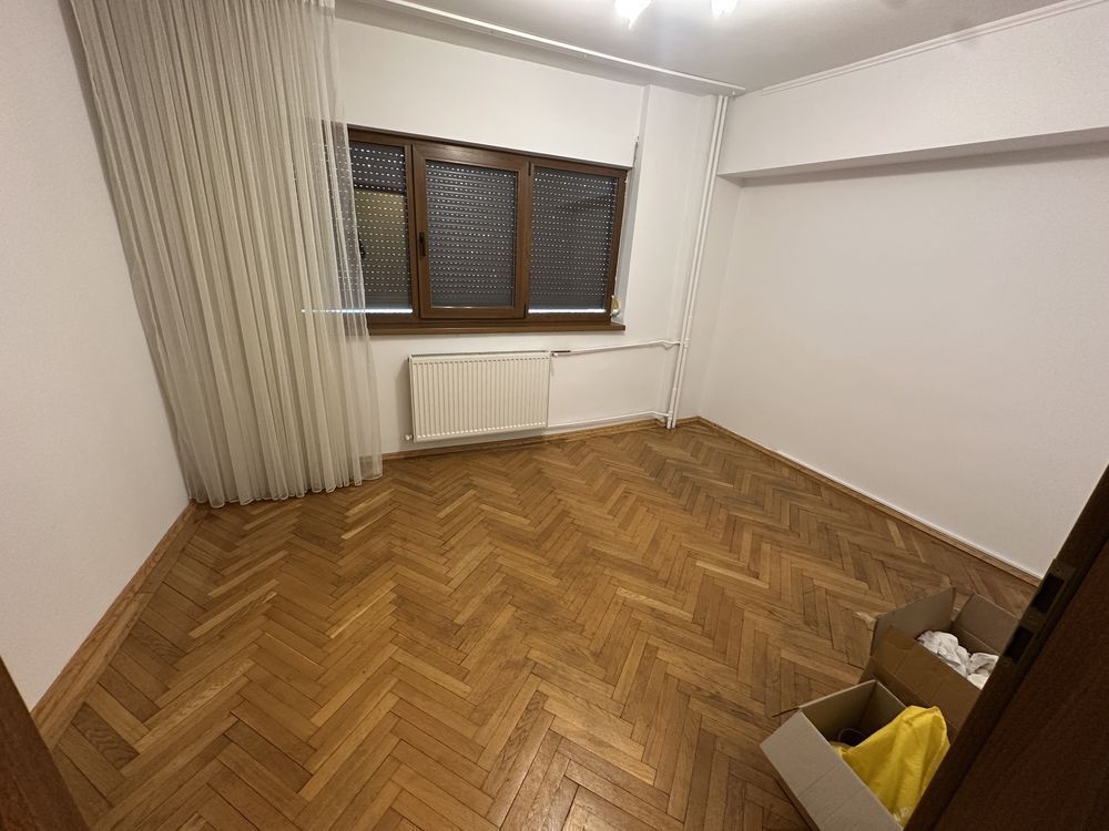Vand aparatament 3 camere decomandat bdul Unirii, fantani