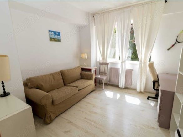 Apartament 3 camere ,metrou straulesti cu parcare.