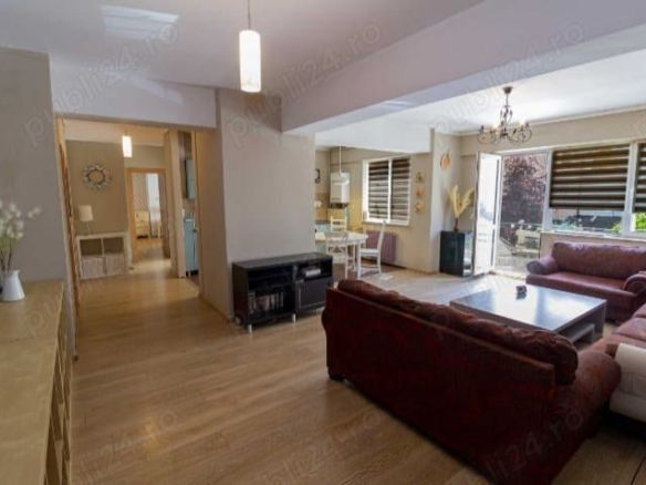 Apartament 3 camere ,metrou straulesti cu parcare.