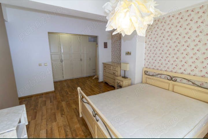 Apartament 3 camere ,metrou straulesti cu parcare.