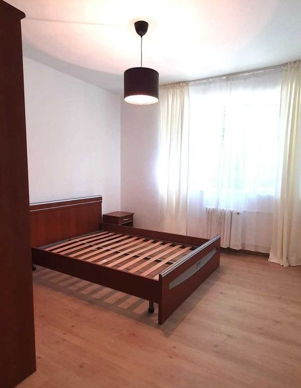Vand apartament 3 cam, sector 1