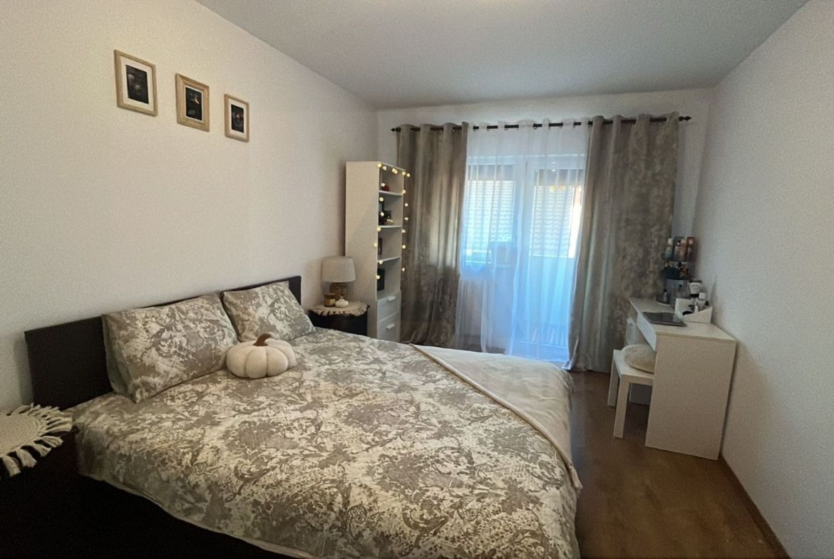 Apartament 76 mp utili 2 bai bucatarie inchisa si pod in Arhitectilor
