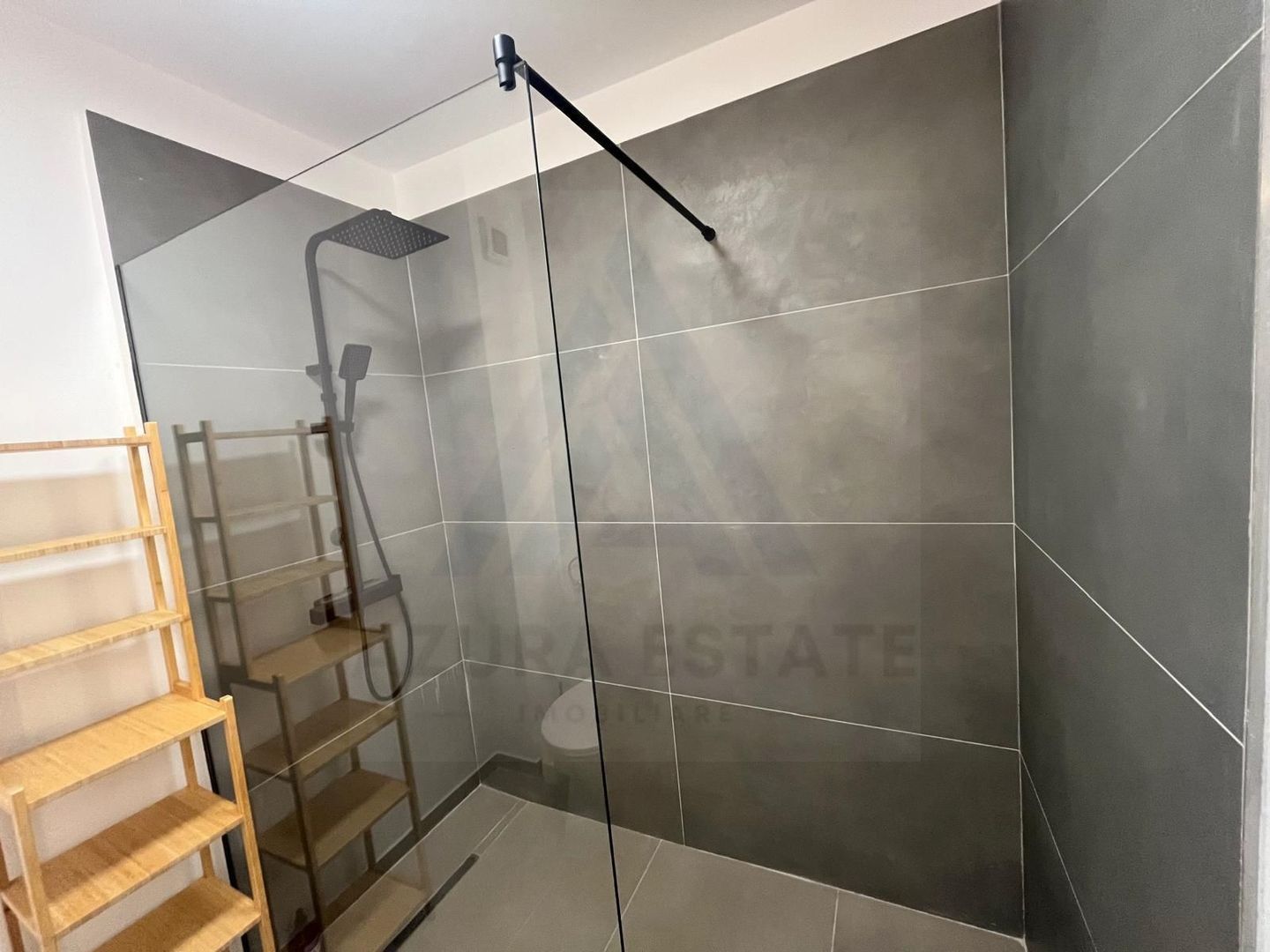 Apartament premium 3 camere 65 mp utili balcon 7 mp parcare Selimbar