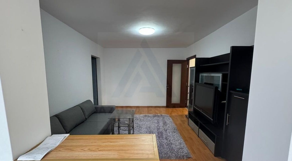 Apartament renovat 3 camere 2 dormitoare pivnita in zona Mihai Viteazu