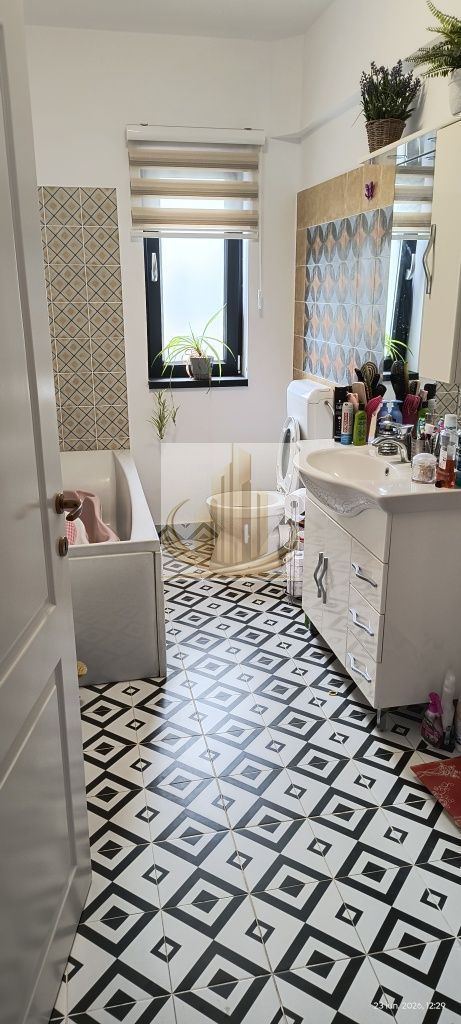 Casă înșiruită, 3 cam, 2 bai 80mp | Zona Cora Dumbrăvița | - foto 6 Casă înșiruită, 3 cam, 2 bai 80mp | Zona Cora Dumbrăvița | - foto 6