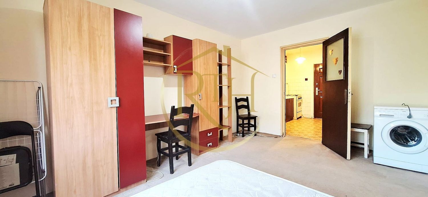 Oferim spre inchiriere, garsoniera situat in zona Complex Studentesc